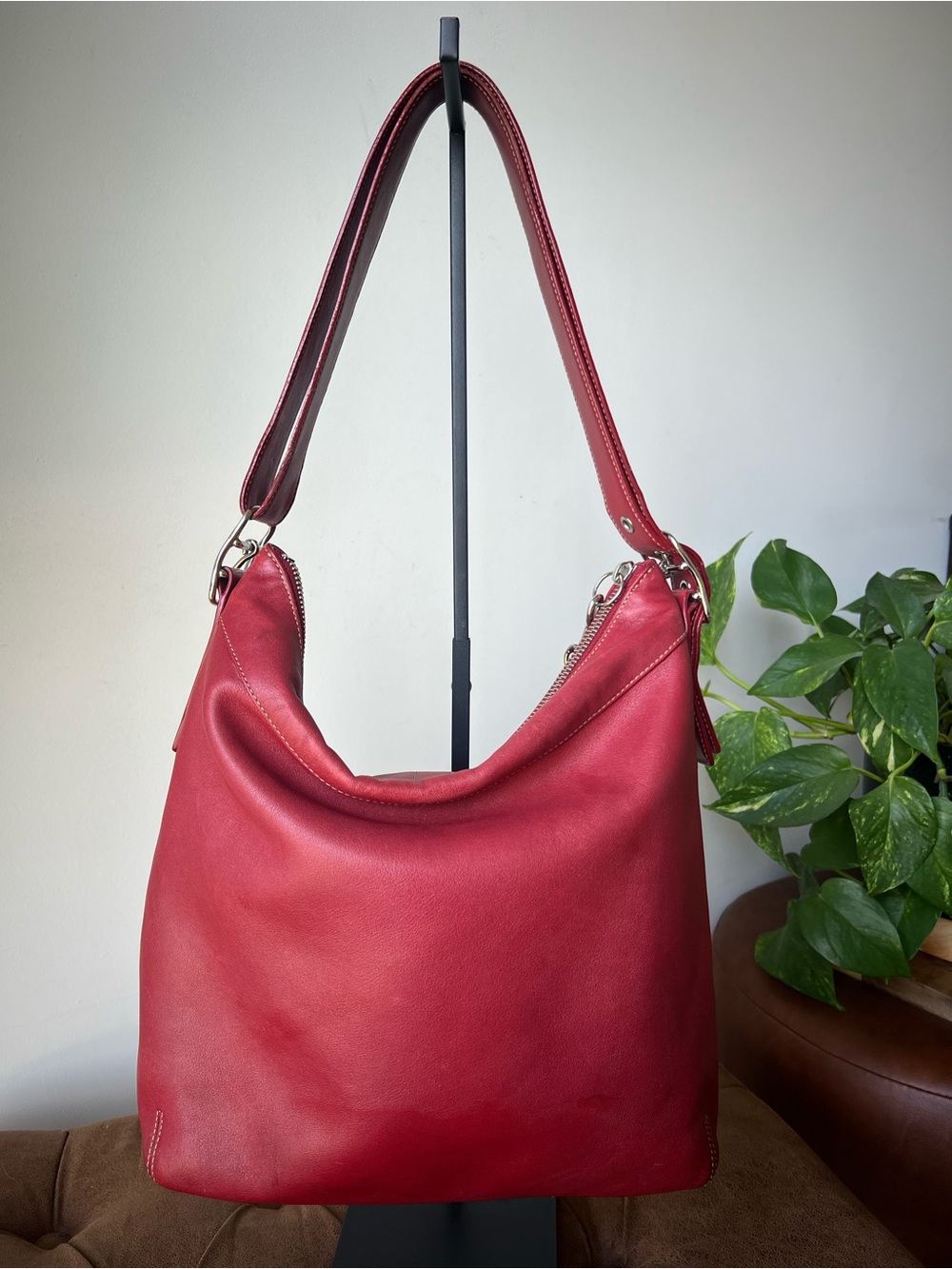 Coach Vintage Legacy Slim Duffel Crossbody Red Leather  Shoulder Bag Style 9188 - Picture 2 of 16
